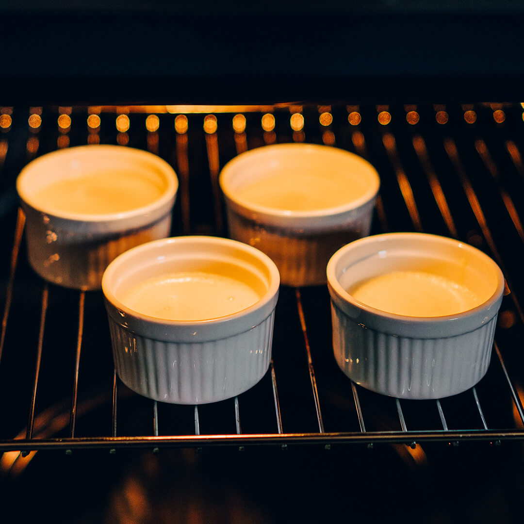 Ricola  Kräuter-Caramel Crème brûlée Rezept - Step  8